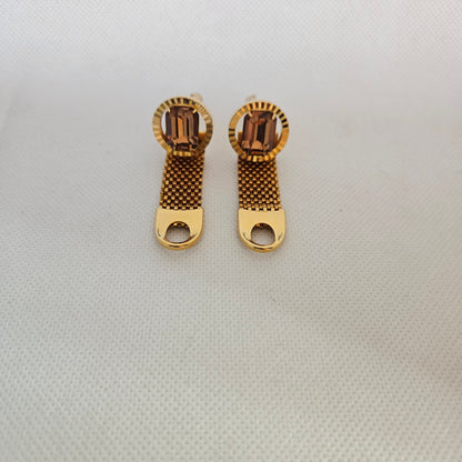 Pair Of Gold Tone Mesh Cufflinks With Brown Rhinestone Vintage