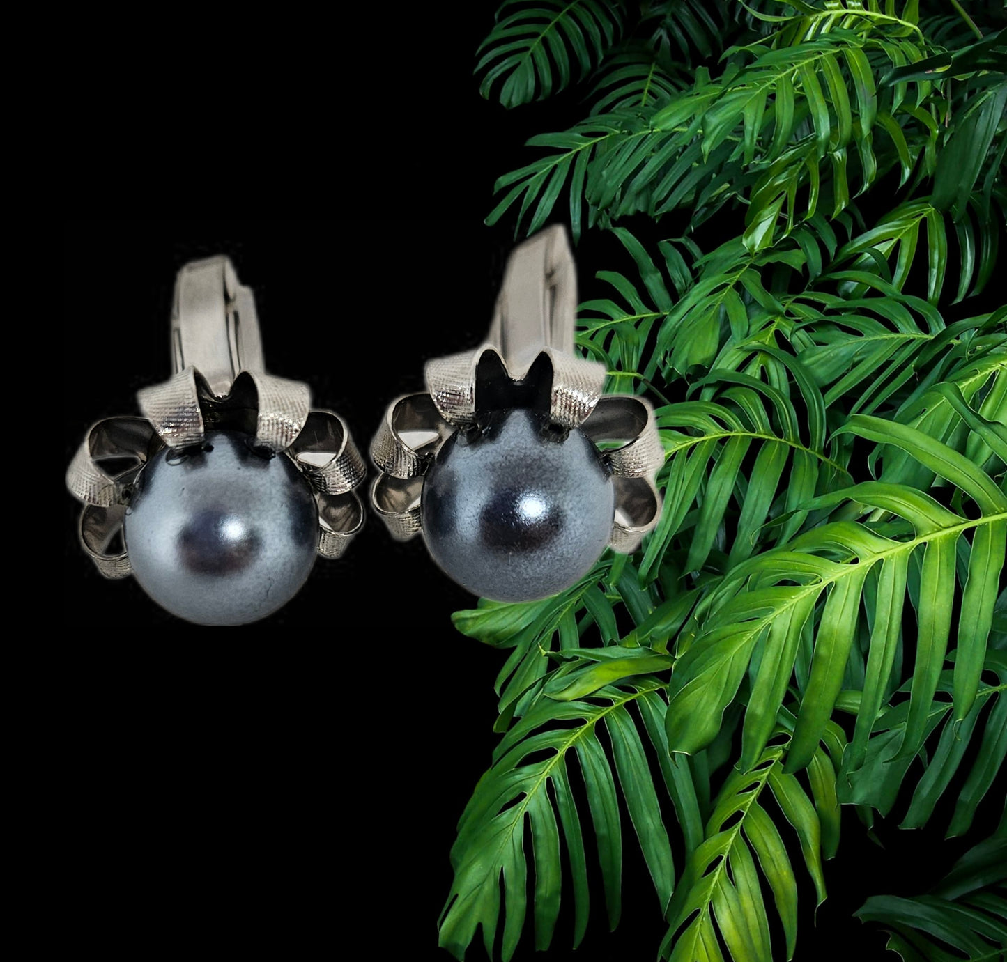 Pair Of Cufflinks Grey Faux Pearls Silver tone